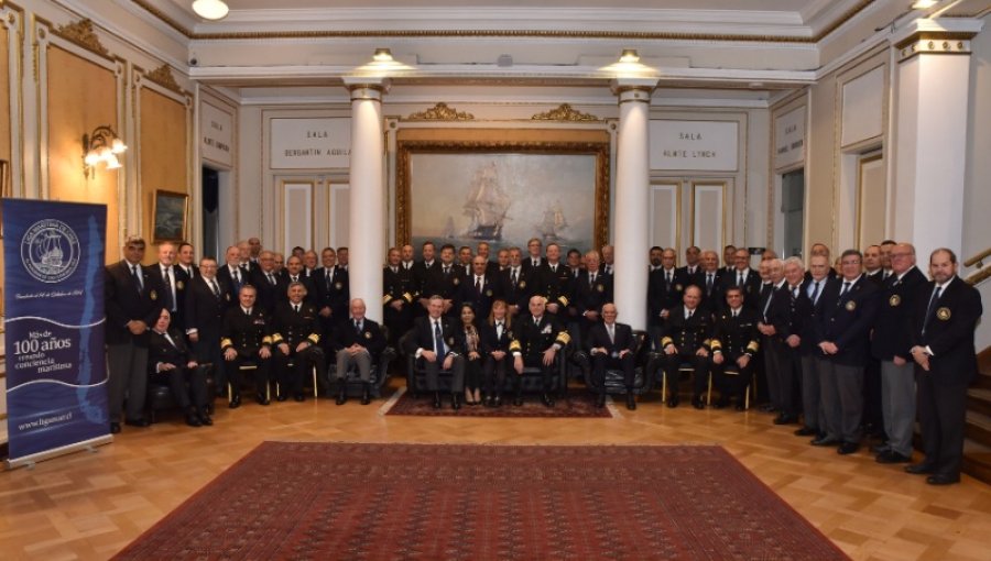 En el marco del Mes del Mar: Liga Marítima de Chile rinde homenaje a la Armada en conmemoración de las Glorias Navales