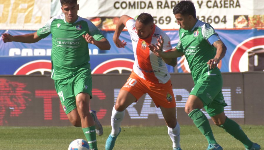 Audax Italiano venció a domicilio a Cobresal y trepó a lo más alto de la Liga de Primera