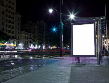 Superintendencia del Medio Ambiente reitera obligación de apagar letreros luminosos entre las 00:00 y las 07:00 horas
