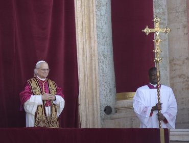 León XIV inicia su pontificado con una misa solemne en la Plaza de San Pedro