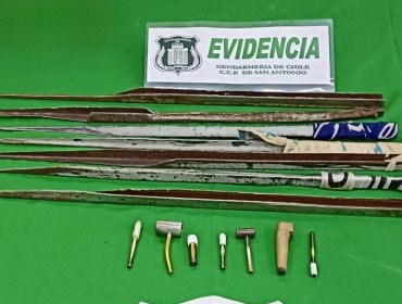 Allanamientos simultáneos permiten incautar armas blancas, celulares y drogas en cuatro cárceles de la región de Valparaíso