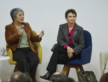 Jara plantea que las “recetas antiguas” y “concertacionistas” de Tohá no sirven para enfrentar los desafíos del futuro