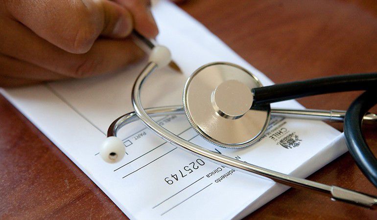 Según Contraloría General de la República, más de 25 mil funcionarios viajaron fuera del país con licencias médicas entre 2023 y 2024
