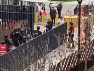 Con prohibición de acercarse a las víctimas quedaron dos comerciantes ambulantes por brutal golpiza a guardias en Viña del Mar