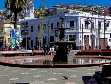 Para enfrentar el deterioro patrimonial en Valparaíso: Proponen crear un centro cívico en el Barrio Puerto
