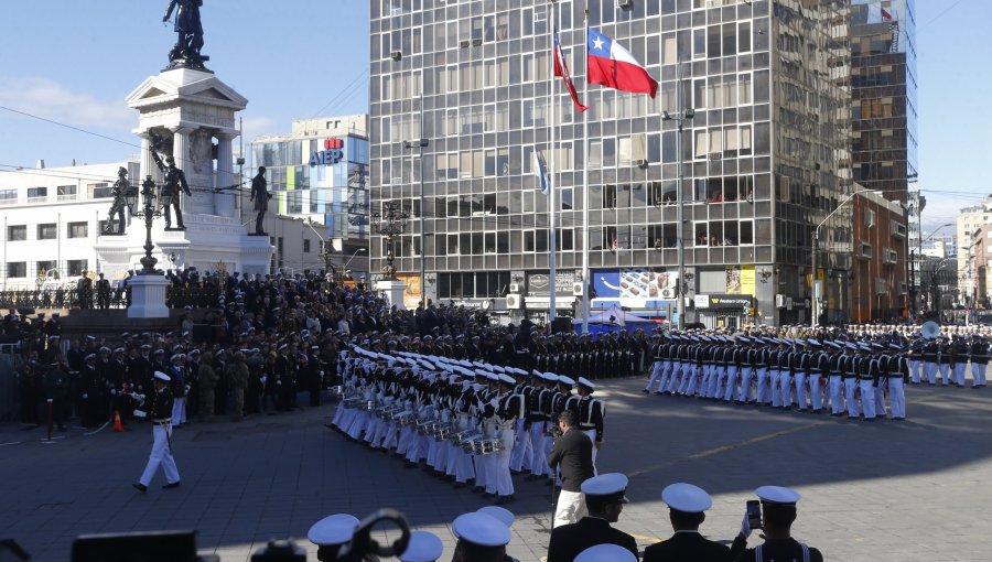 Estos son los cortes y desvíos de tránsito que habrá en Valparaíso este 21 de mayo por desfile en homenaje a las Glorias Navales