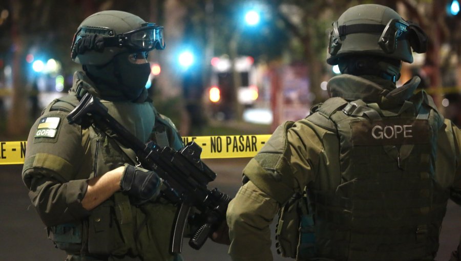 Artefacto explosivo fue detonado en el frontis del edificio de un laboratorio en Providencia