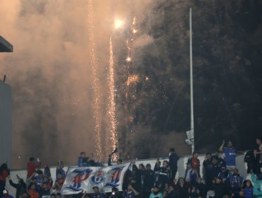 La U está en la mira de Conmebol por uso de fuegos artificiales en partidos de Copa Libertadores