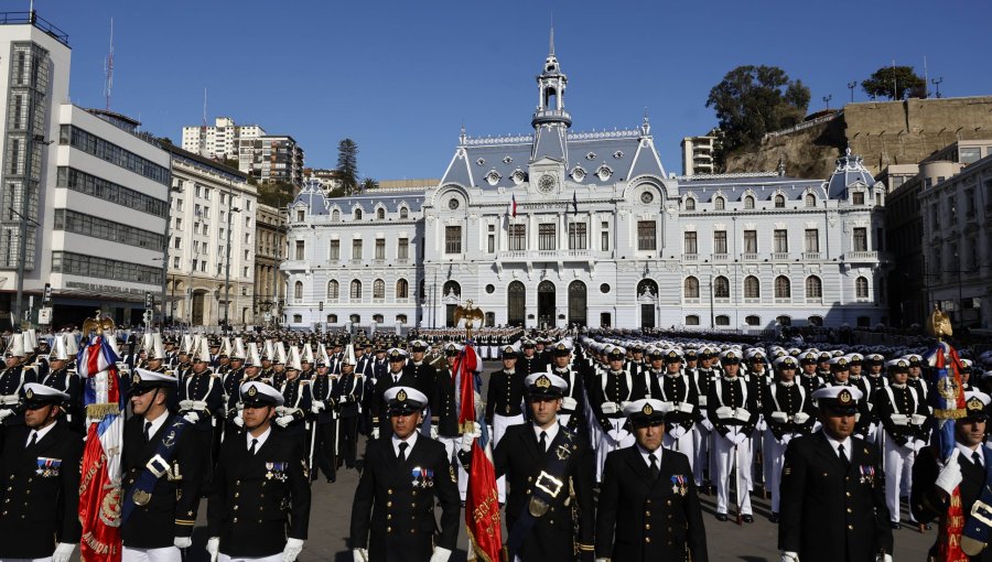 Así se vivió el desfile de Glorias Navales en Valparaíso en el aniversario 146 del Combate Naval de Iquique