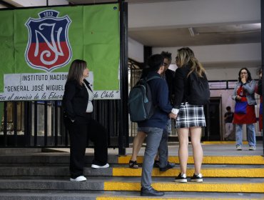Acusan grave situación en Instituto Nacional: cuatro cursos tuvieron su primera clase de Lenguaje recién en mayo