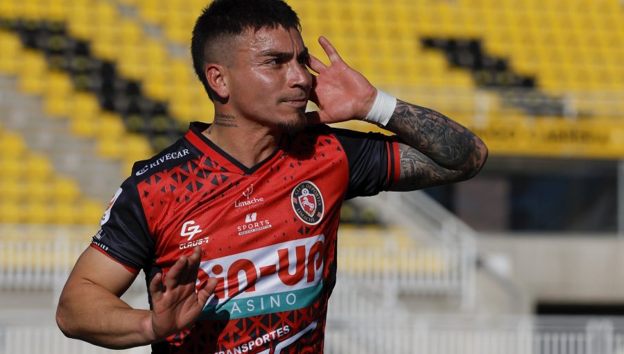 'Popín' Castro apunta a anotar más goles en D. Limache para dar el salto a "un equipo más grande"