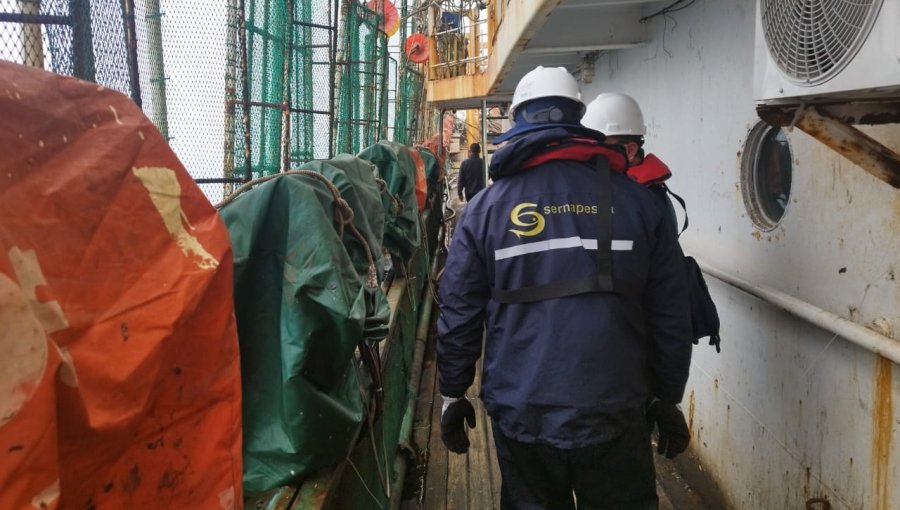 Mantienen fiscalización del tránsito de flotas internacionales por la Zona Económica Exclusiva y recalada en puertos