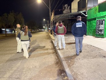 Homicidio frustrado en Bajos de Mena: sujeto fue atacado a tiros en su auto y está grave