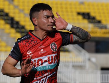 'Popín' Castro apunta a anotar más goles en D. Limache para dar el salto a "un equipo más grande"