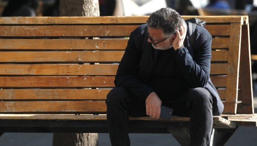 44% de encuestados chilenos por posibilidad de alcanzar el estándar de vida deseado aseguran que “hemos tenido avances, pero todavía falta”