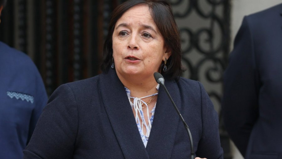 Senadora Aravena insta a Republicanos a apoyar el "acuerdo histórico" de la Comisión para la Paz