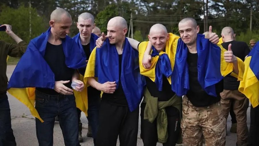 Ucrania y Rusia realizan el mayor intercambio de prisioneros desde el inicio de la guerra