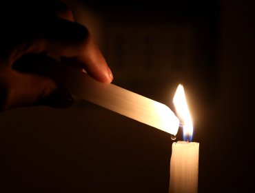 Corte de suministro eléctrico afecta a hogares de Puchuncaví y Quintero: más de 15 mil clientes no tendrían luz