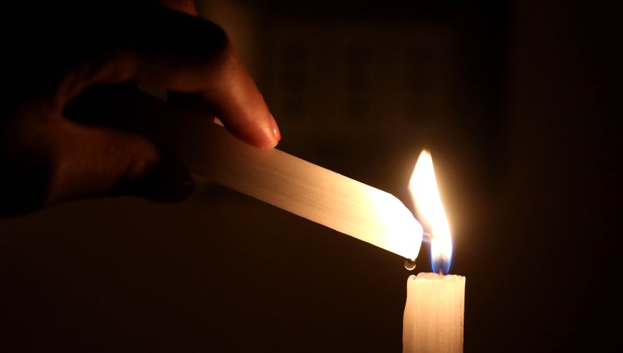 Corte de suministro eléctrico afecta a hogares de Puchuncaví y Quintero: más de 15 mil clientes no tendrían luz
