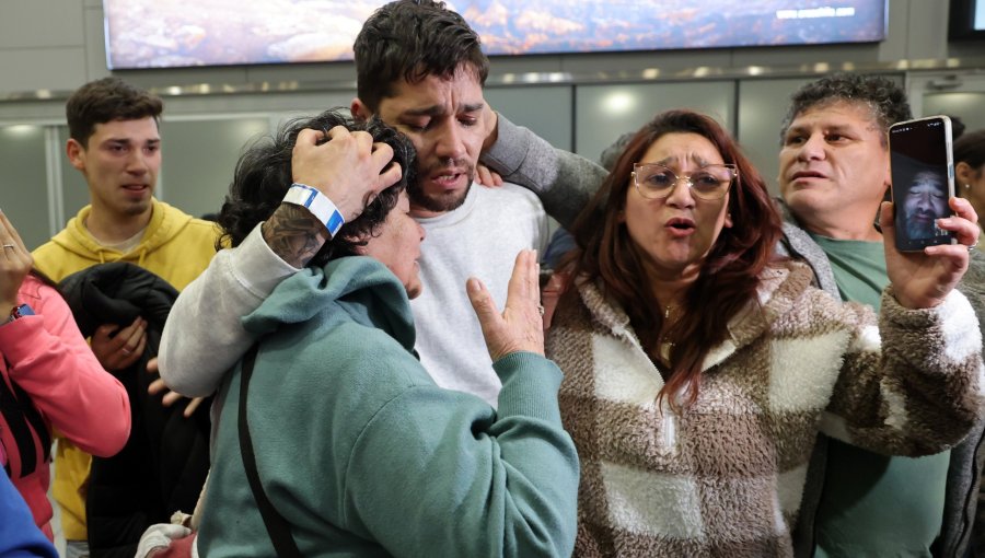 Llegaron al país los 45 chilenos deportados de EE.UU.: "Es una persecución al migrante"