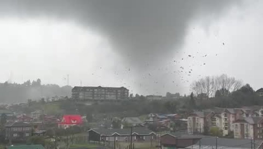 Impactante tornado arrasa con todo a su paso en Puerto Varas: Afectó al sector norte de la comuna