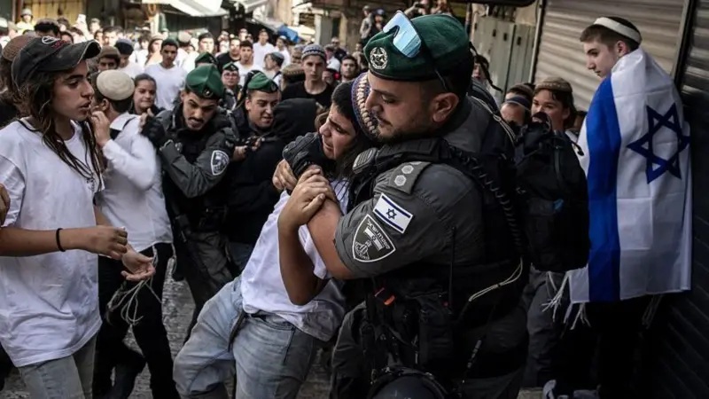 Judíos de extrema derecha atacan a palestinos en Jerusalén en la conmemoración de la toma de la ciudad