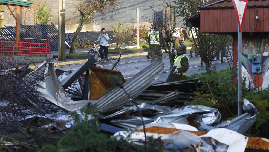 Presidente Boric viajará este lunes a Puerto Varas tras tornado que afectó a la zona