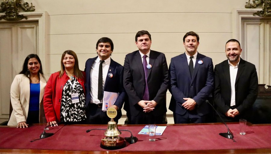 Alcalde de Zapallar asumió presidencia de la Asociación Chilena de Municipios y entregó mensaje de descentralización y renovación