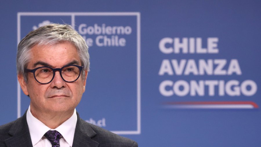 Ministro Marcel confirmó que exceso de licencias médicas han aumentado un 40% tras la pandemia