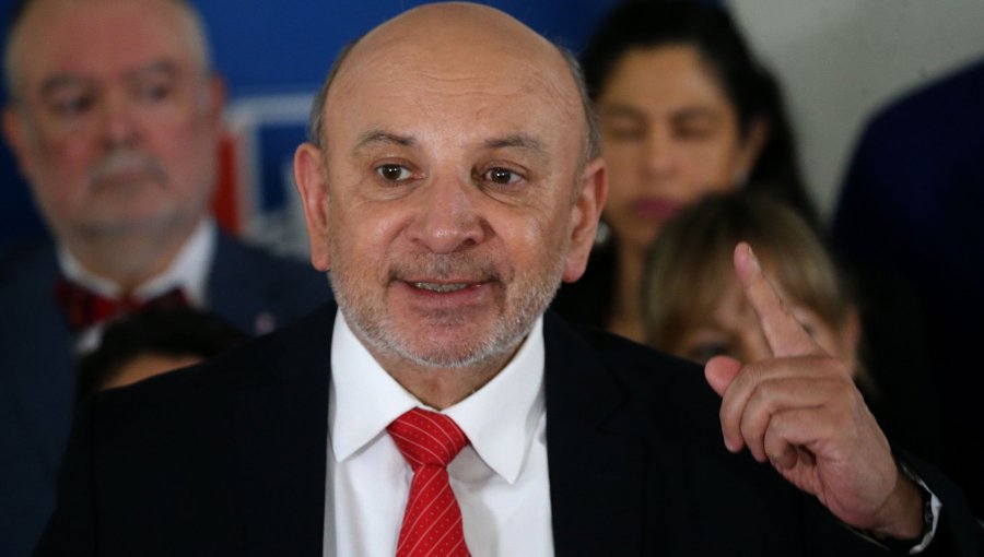 Senador Castro emplaza al Presidente Boric a cumplir sanciones por uso irregular de licencias médicas: "Llegó la hora de la verdad"