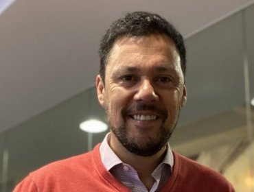 Renuncia gerente corporativo de Personas de Metro tras revelarse que viajó al extranjero estando con licencia médica