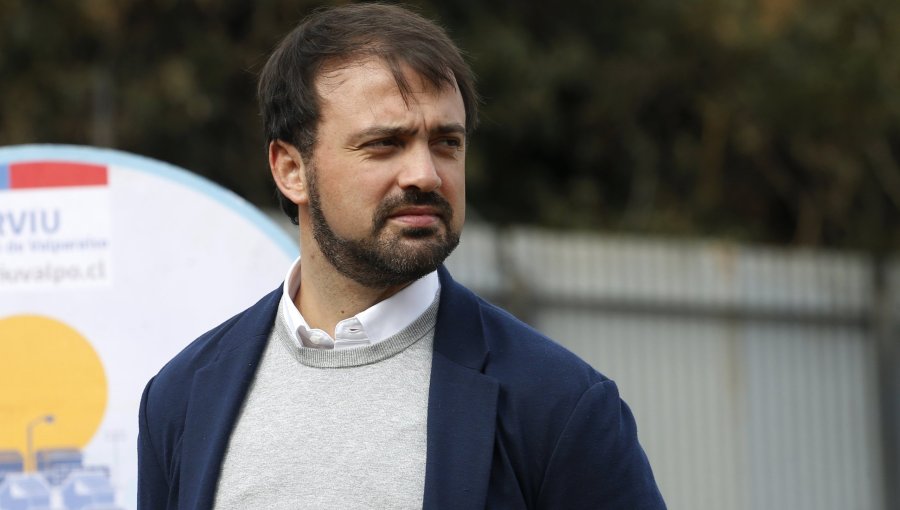 Jorge Sharp advierte que a la derecha "no le va a costar nada" ganar la Presidencial si la izquierda no construye una "alianza amplia"