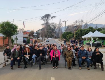 Tras esperar 14 años, Papudo celebró pavimentación de calle en la localidad de Pullally
