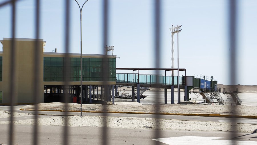 Persecución policial termina con un detenido tras escapar de fiscalización en el aeropuerto de Iquique