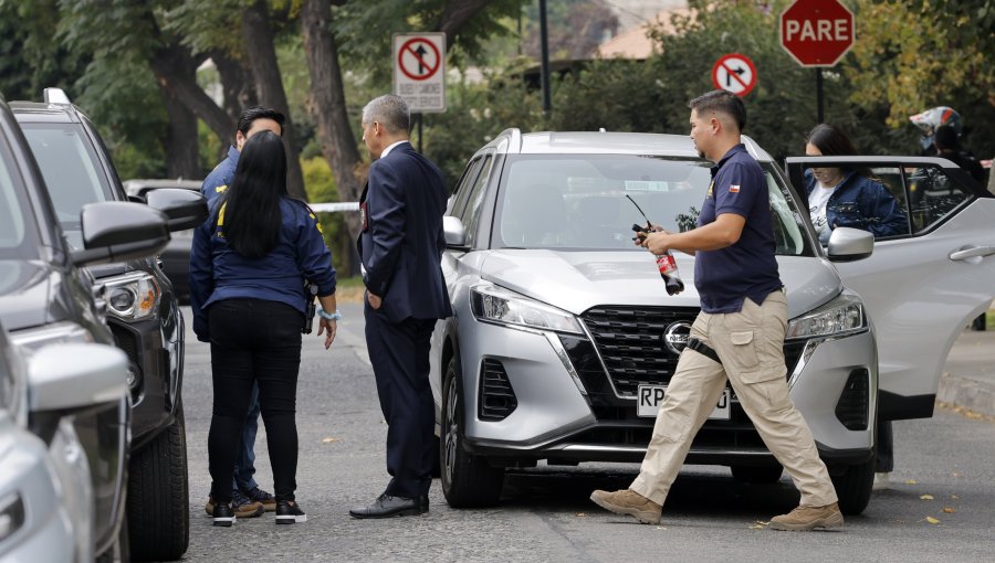 Frustran violento asalto a casa de cambio en Vitacura: dos detenidos tras persecución y balacera