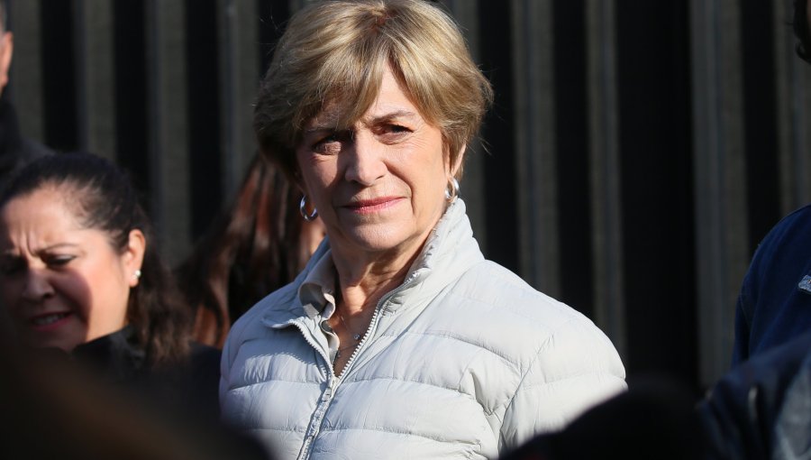 Evelyn Matthei y reconstrucción de papel tras el megaincendio de 2024: "Hoy no están trabajando, sólo están cobrando un sueldo"