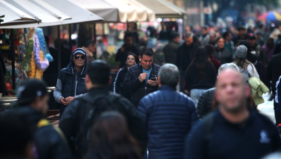 Tasa de desempleo subió 0,3% en 12 meses y marcó 8,8% en trimestre febrero-abril de 2025