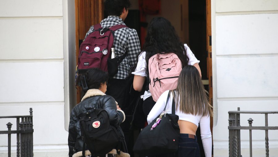 Más de 42 mil estudiantes de la región de Valparaíso accedieron a beneficios estudiantiles para el 2025