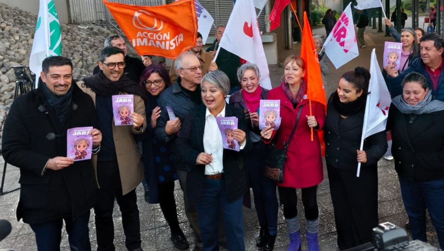 Jeannette Jara en su campaña de primarias: "Queremos que la gente participe, no como en la derecha"