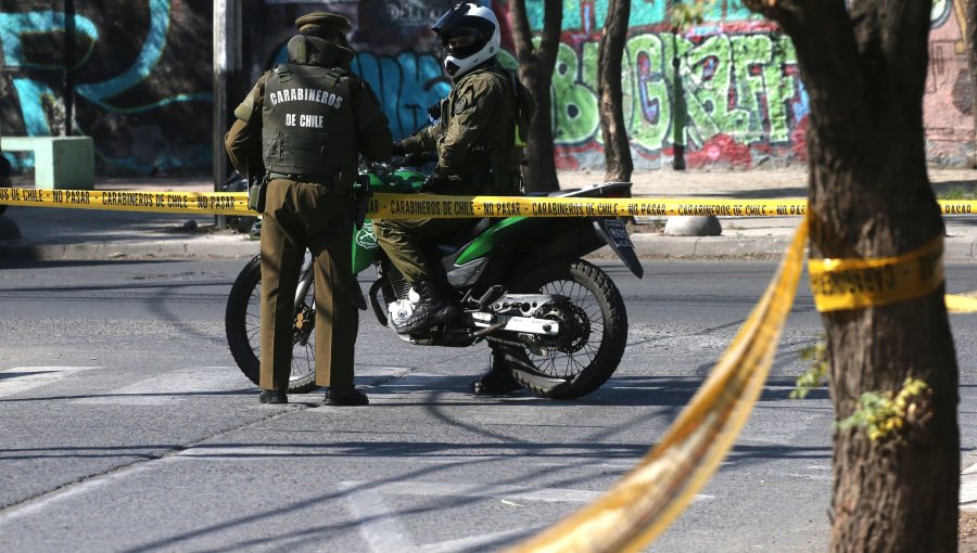 Adolescente muere tras recibir múltiples puñaladas en una riña con otro estudiante en la plaza de Armas de Melipilla