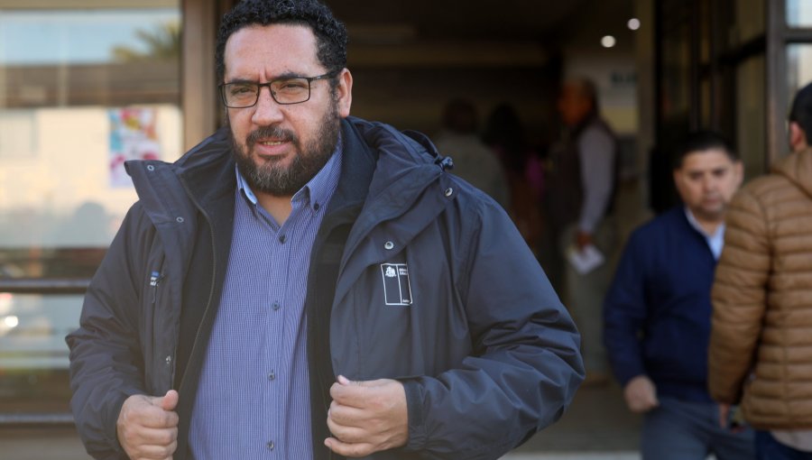 Ministro Cataldo dice estar abierto a discutir uso de detectores de metales tras balacera en colegio de San Pedro de la Paz