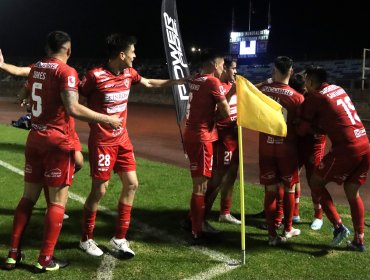D. Copiapó derrotó por la cuenta mínima a San Marcos de Arica y le arrebató el liderazgo de la Primera B