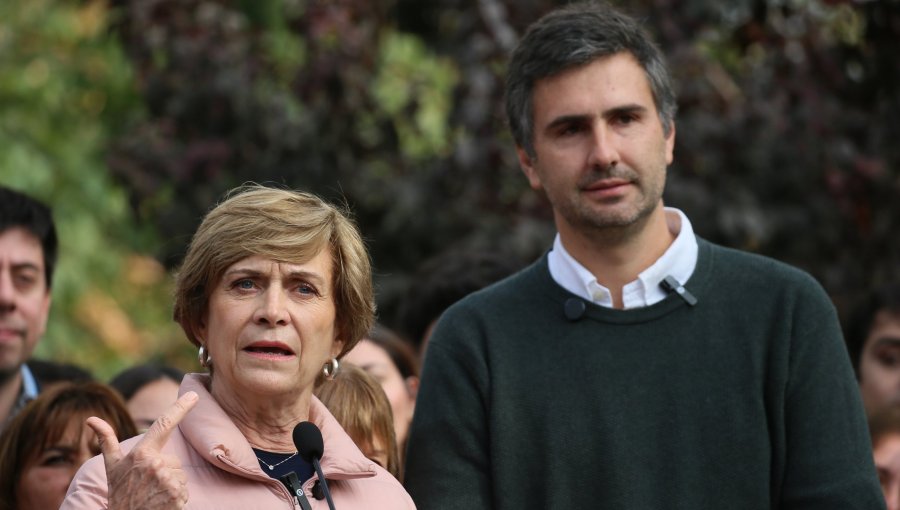 Jefe de campaña de Evelyn Matthei acusa "desesperación" en comando de Gonzalo Winter tras grave denuncia electoral
