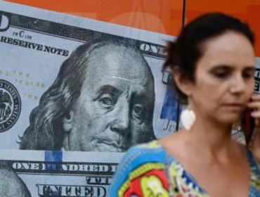 Qué son los dólares "bajo el colchón" que Javier Milei quiere utilizar para incentivar la economía de Argentina