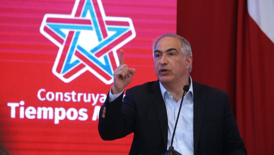Senador Francisco Chahuán vuelve a militar en RN: "Fue, es y será el partido que me representa plenamente"