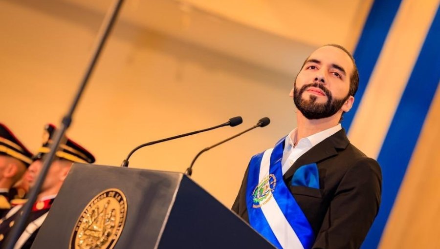 Bukele defiende régimen de excepción en El Salvador: "Prefiero que me llamen dictador a ver cómo matan a los salvadoreños"