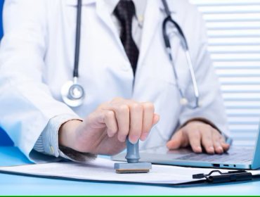Formalizan a dos médicos que habrían cometido negligencia contra un paciente de 6 años en Iquique