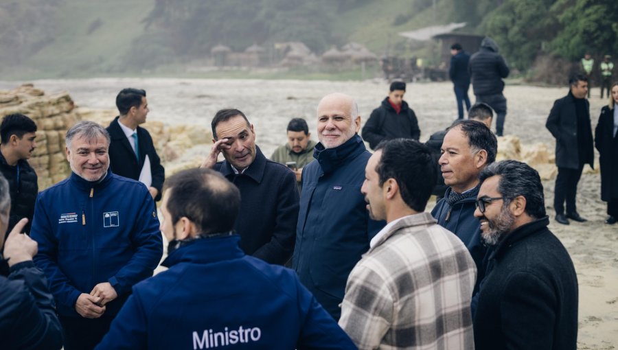 Gobierno anuncia desde Puchuncaví proyecto de ley que facilitará el acceso a las playas
