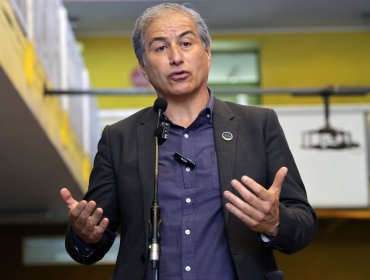 Presidente del Colegio de Profesores califica de "destempladas y agresivas" las críticas de diputado Schalper al paro docente