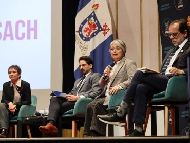 Jara y Tohá protagonizan duro cruce por el tema de la seguridad en nuevo debate del oficialismo